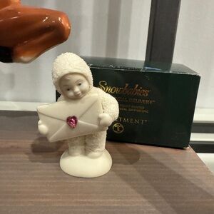Snowbabies Figurine with Heart Envelope Extra Special Delivery October Heart